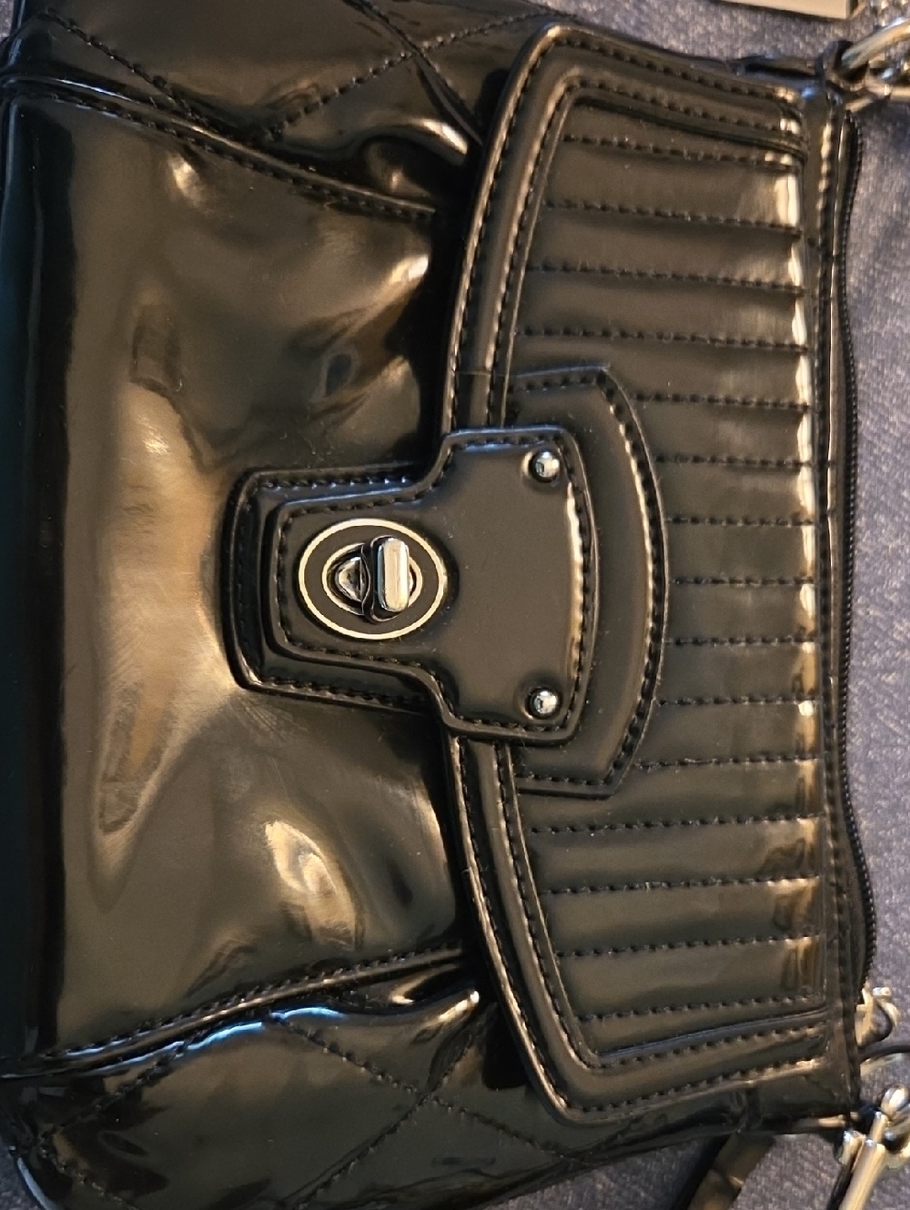 Vintage Coach Poppy Black Patent Leather Adjustable Crossbody Bag - Picture 4 of 9